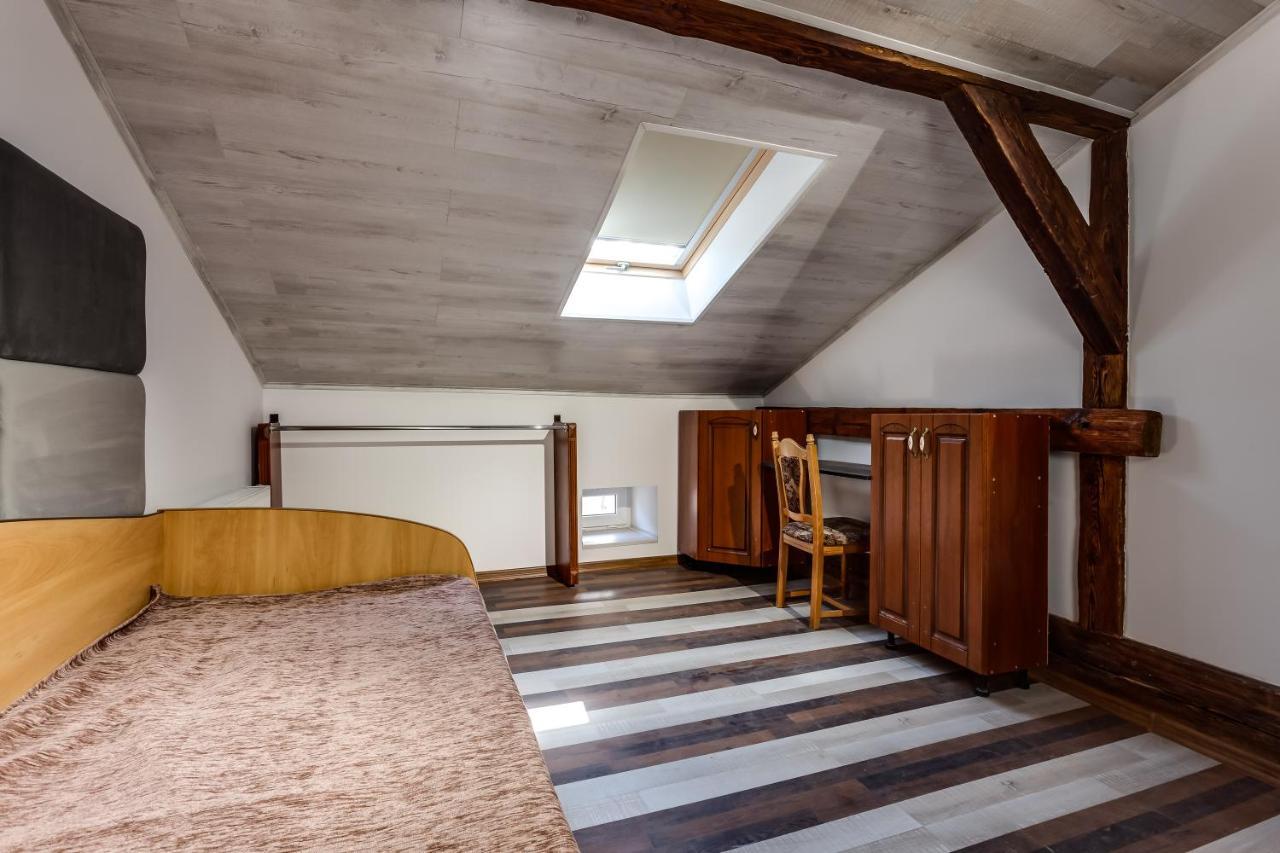 Four Bedrooms Apartment In The Heart Of リヴィウ エクステリア 写真