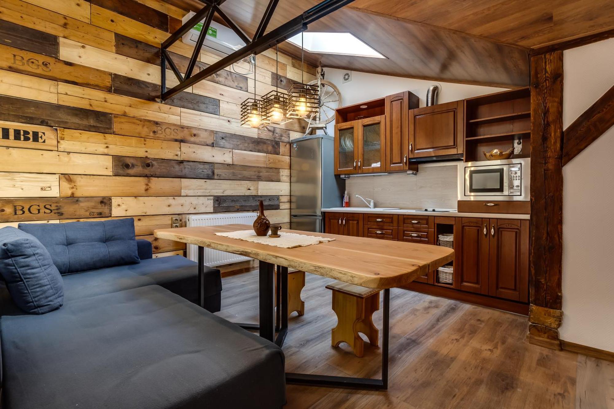 Four Bedrooms Apartment In The Heart Of リヴィウ エクステリア 写真